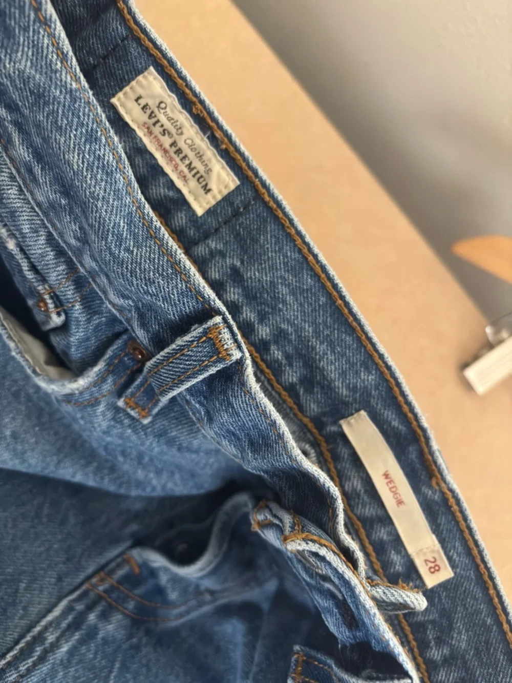 Levi’s Wedgie Ripped Distressed Mom Skinny Jeans Size 28 100% Cotton - Picture 7 of 9